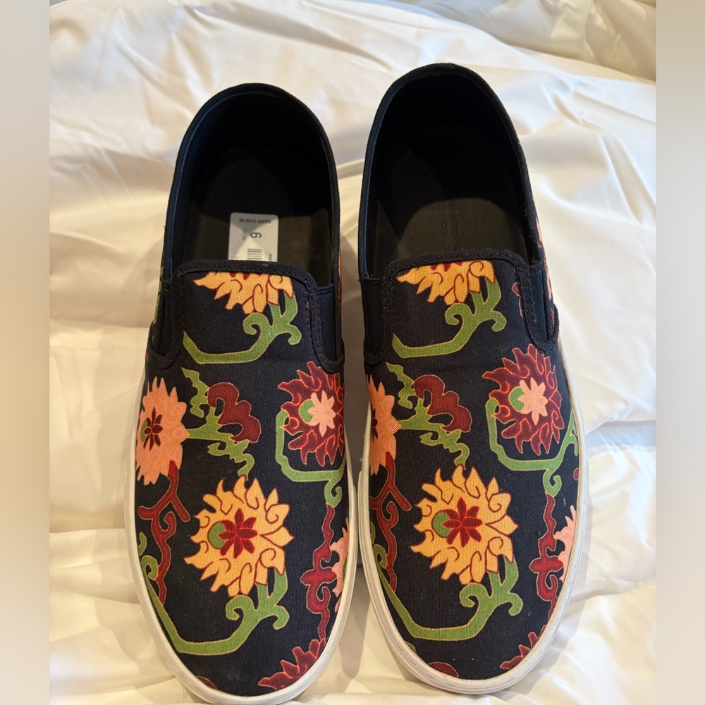 Saturdays Nyc Vass Peony Slip-On Sneaker brand new w tags..UNISEX!